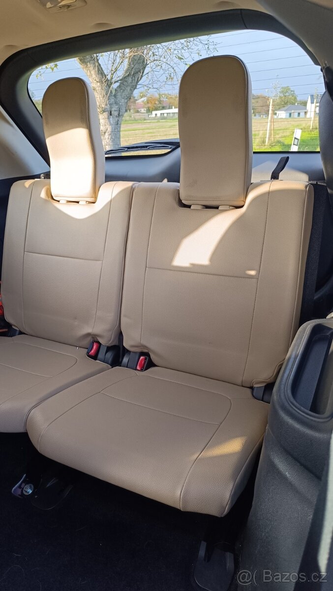 Mitsubishi Outlander 2.4 + LPG • 4x4 • 7 míst • Automat - 13