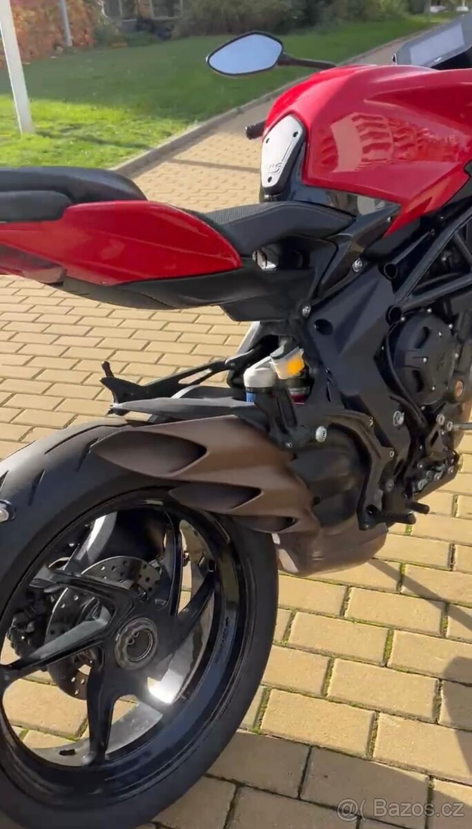 MV Agusta Brutale 800 Rosso, provoz od 07/2023 - 13