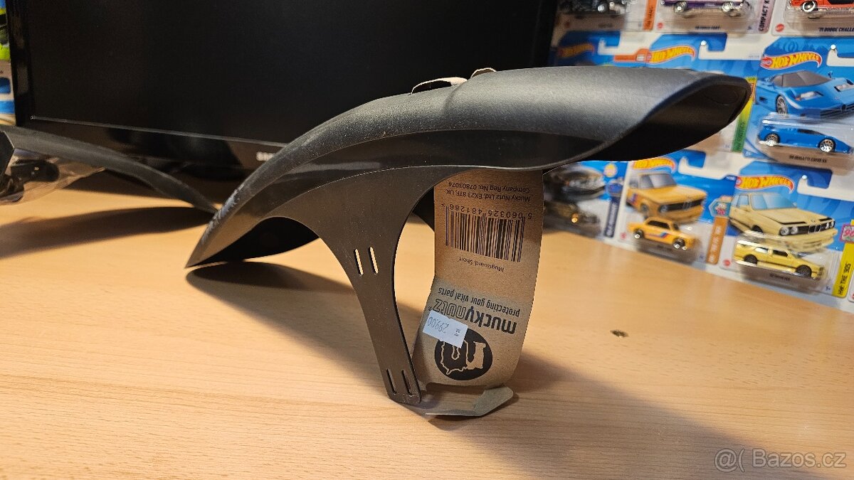 Doplňky ke kolu - helma, lahve - 13