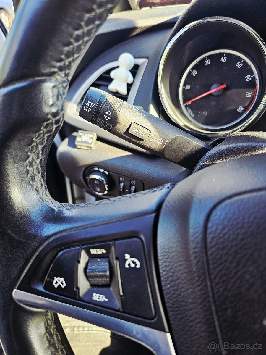 OPEL ASTRA J 1.6 85 KW 2012 /PLYN /TAŽNÉ - 13