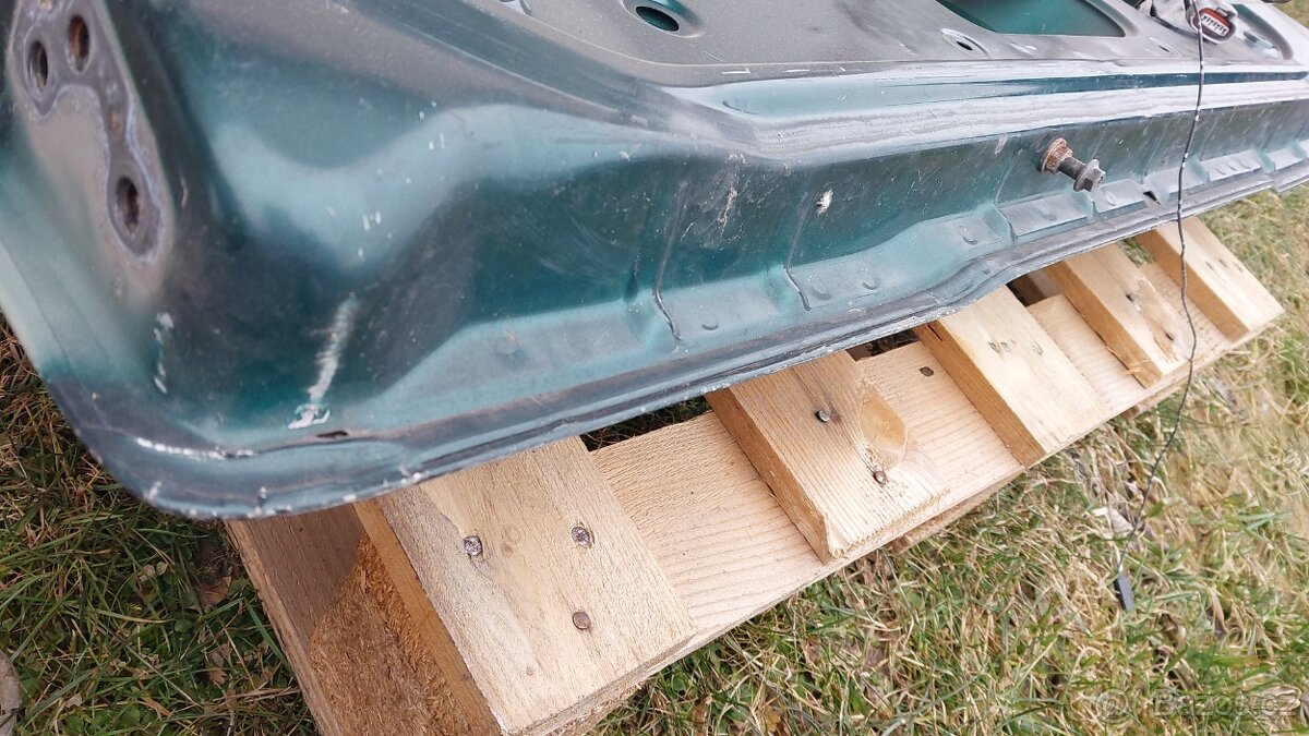 Suzuki Jimny – Dveře kufru celoplech zelené - 13