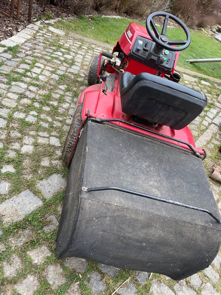 Zahradní sekací traktor, traktůrek - 13