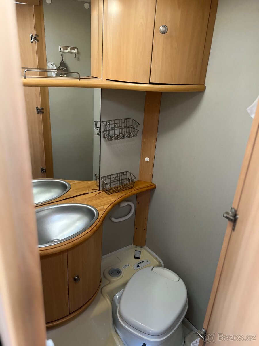Obytný karavan Dethleffs camper - Mover - 13