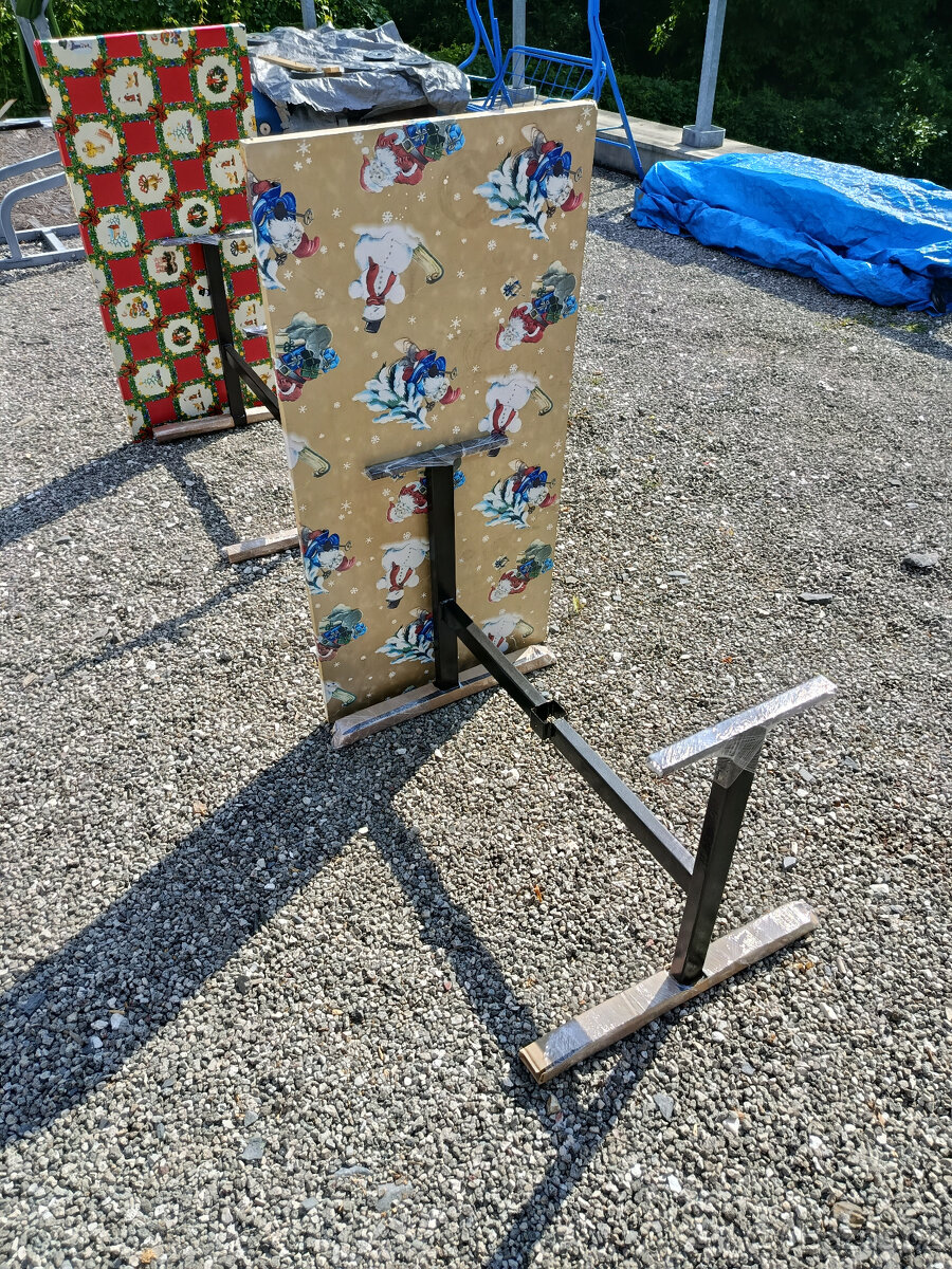 Dva kvalitní stoly - 13