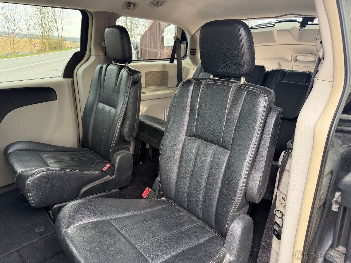Chrysler Town Country 3.6 LPG RT DVD Kůže 2014 - 13