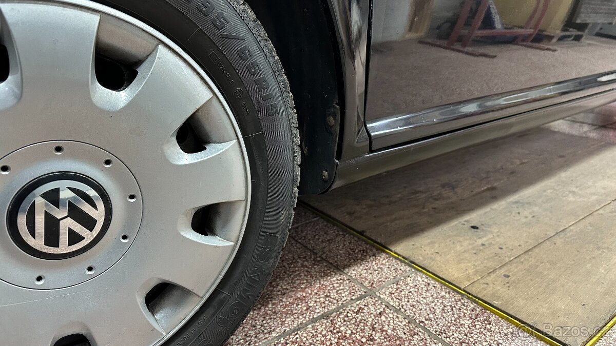 VW Golf 4 Variant 1.6 SR r.v. 2000 - 13