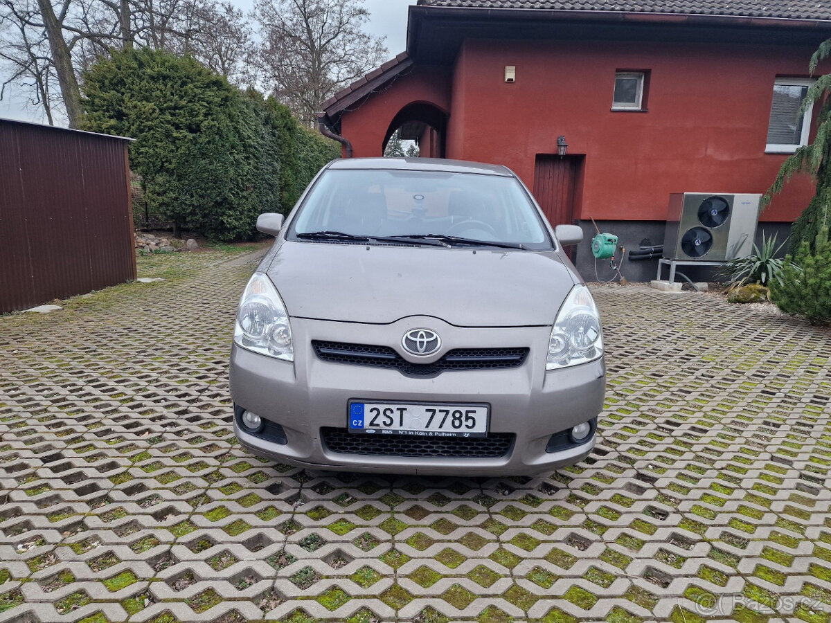 Toyota Corolla Verso - 13