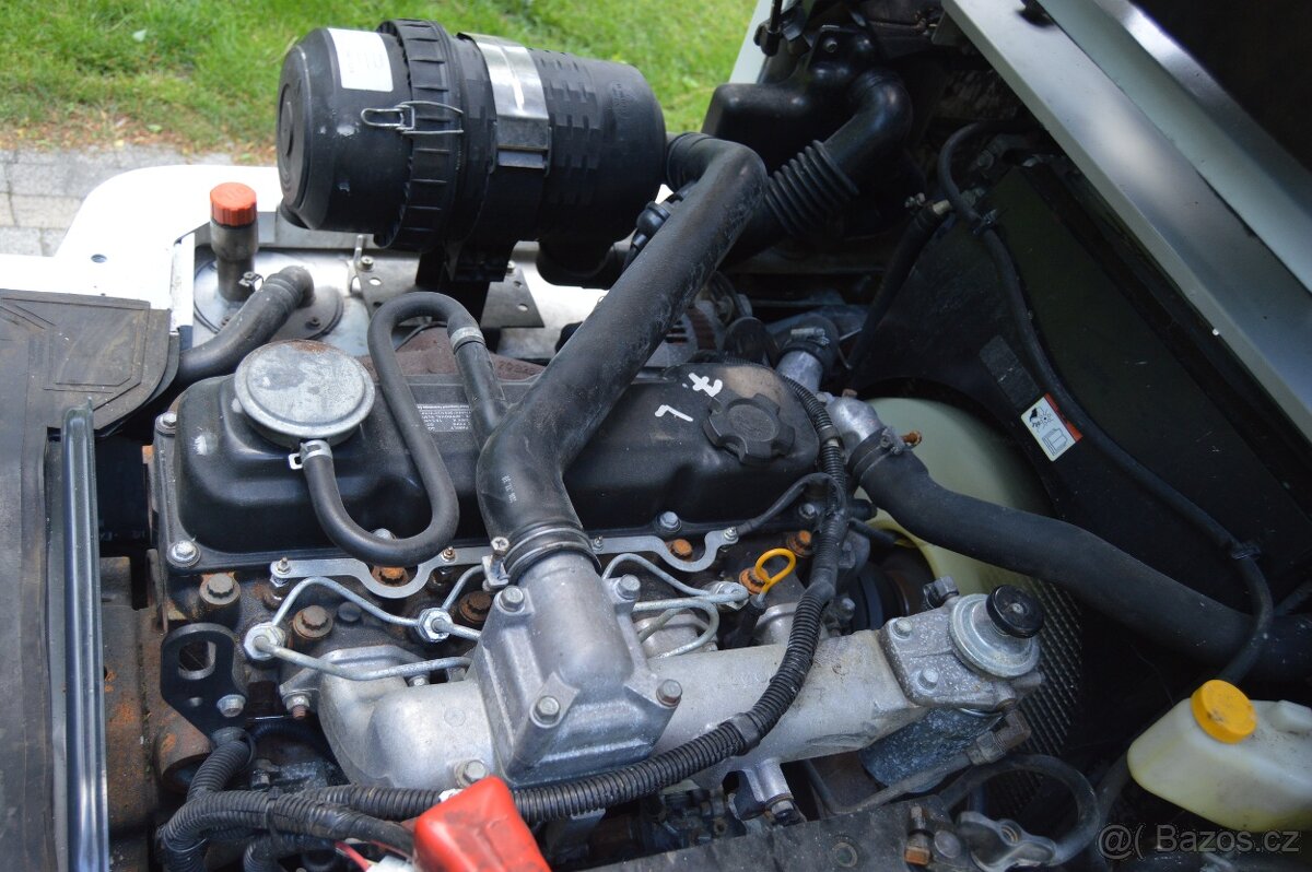 Vysokozdvižný vozík Nissan 25 2018 2,5t Unicarriers Diesel D - 13