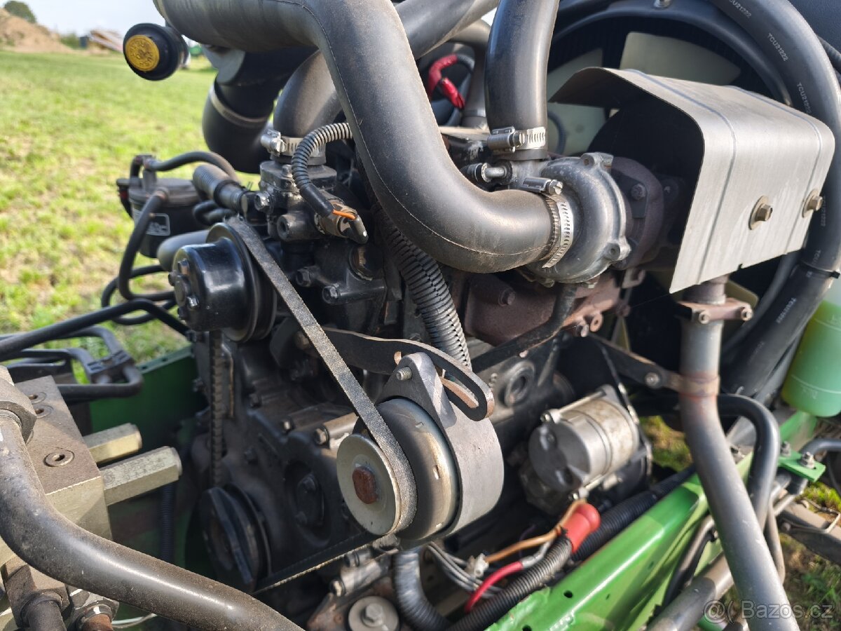 John Deere 8700 vřetenová sekačka - 13