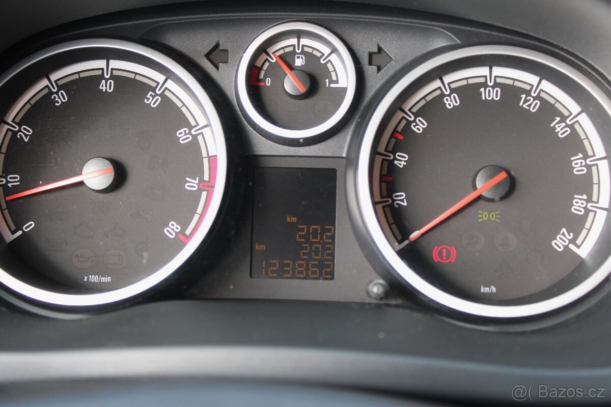 Opel Corsa 1.4 Active, KLIMA, ALU, SERVISKA - 13