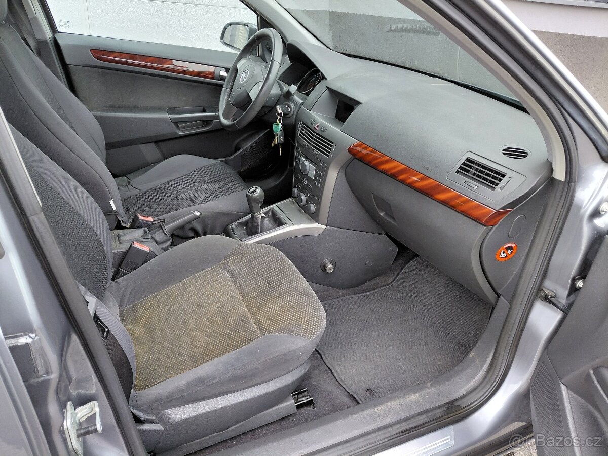 ASTRA 1.4 16V, 135000km-DOLOŽENO, původ ČR, VELMI SOLIDNÍ - 13