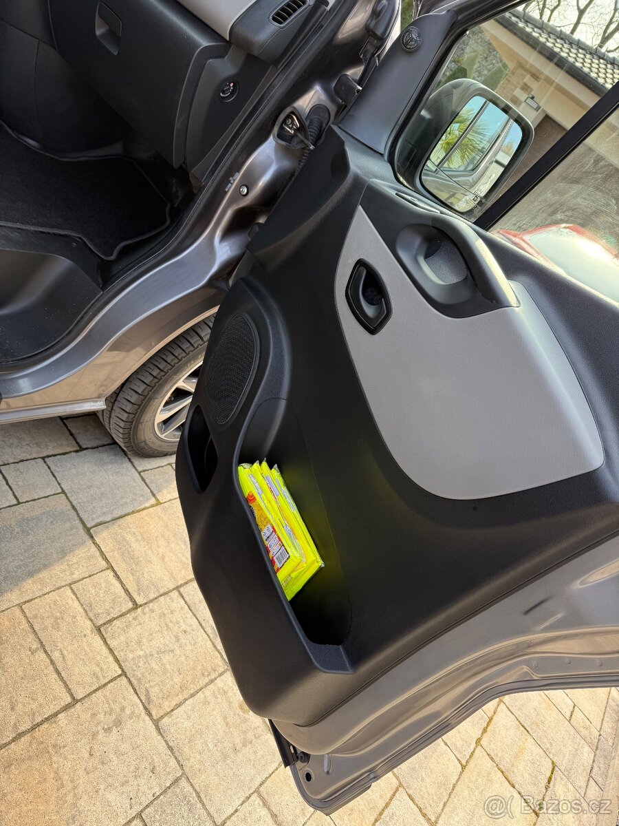 Renault Trafic 8-miestny | r. 2014 (model 2015) | TOP stav | - 13