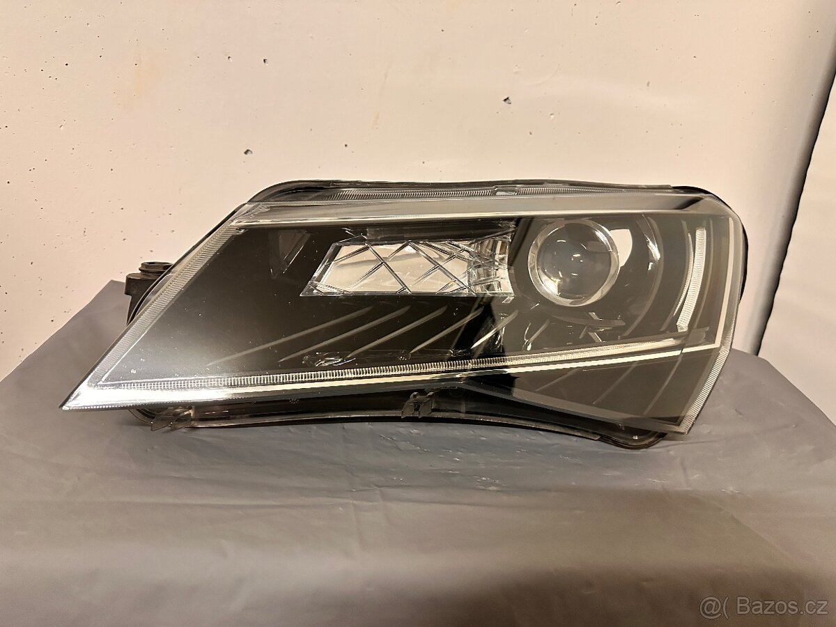 Škoda Superb 3 levý xenon - 13