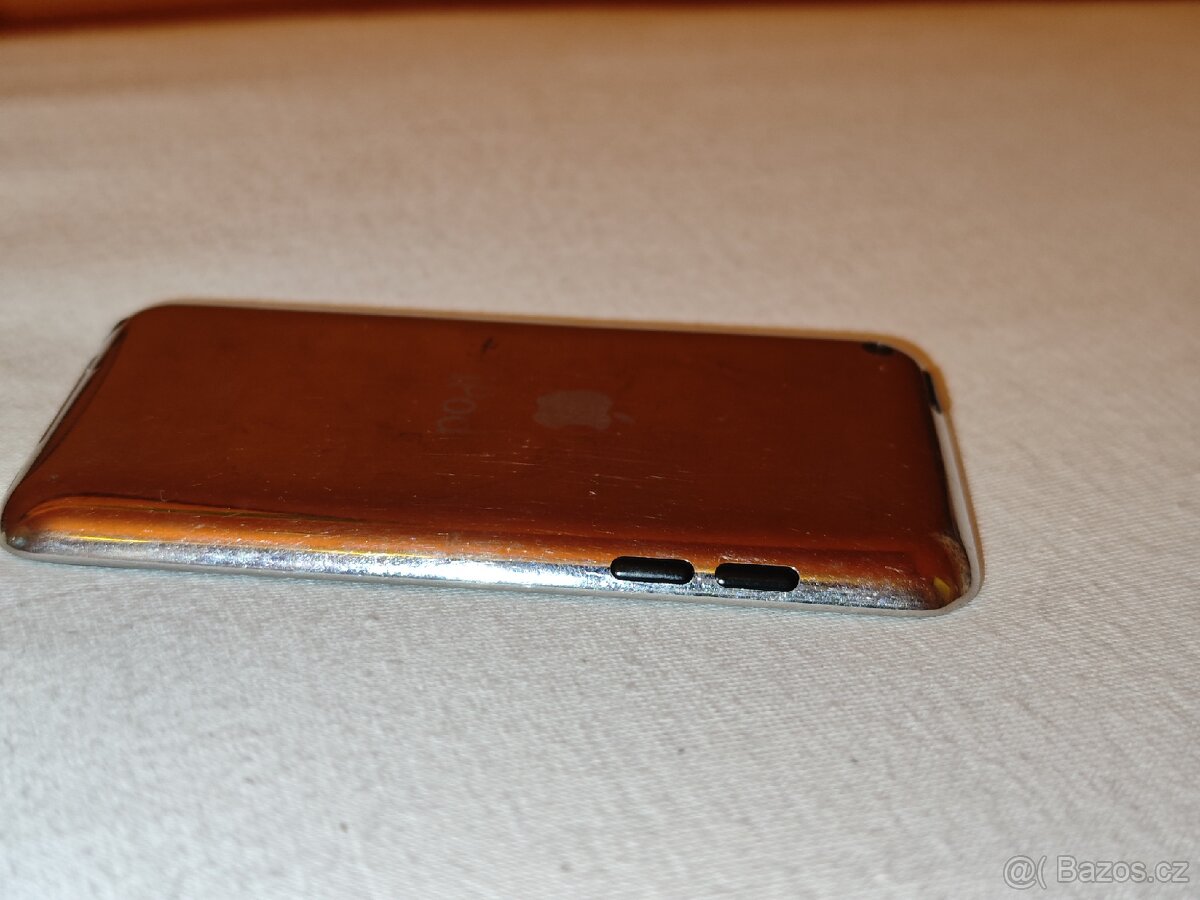 ipod touch 4.generace 8GB A1367 - 13