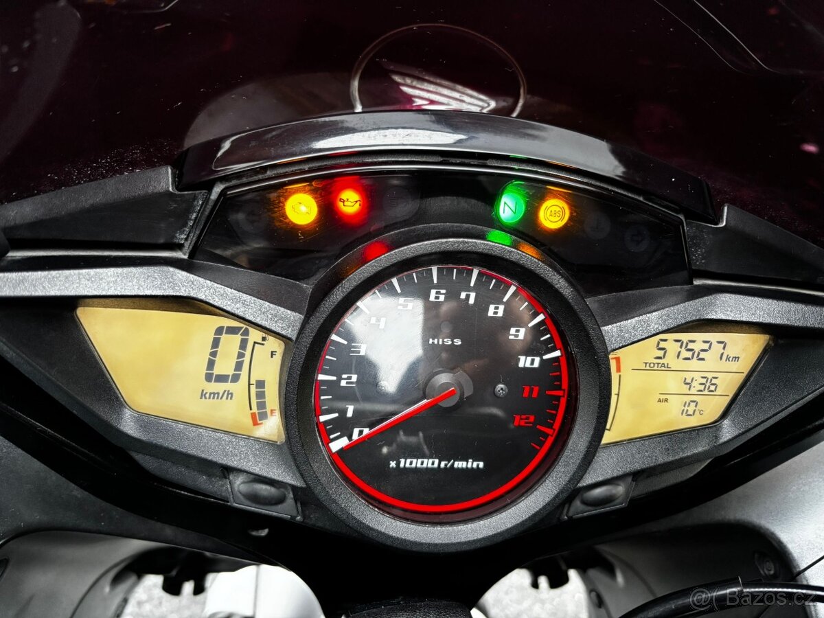 Honda VFR 1200F - 13