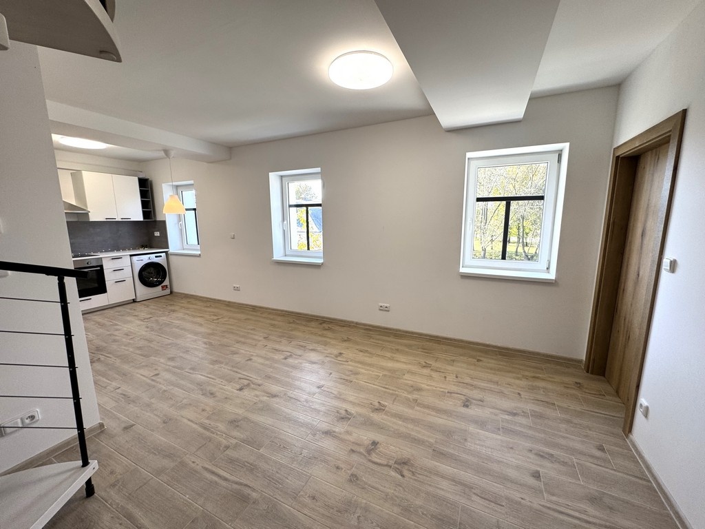 NABÍDKA PRONÁJMU MEZONETOVÉHO BYTU 3+KK, ROSTĚNICE - 13