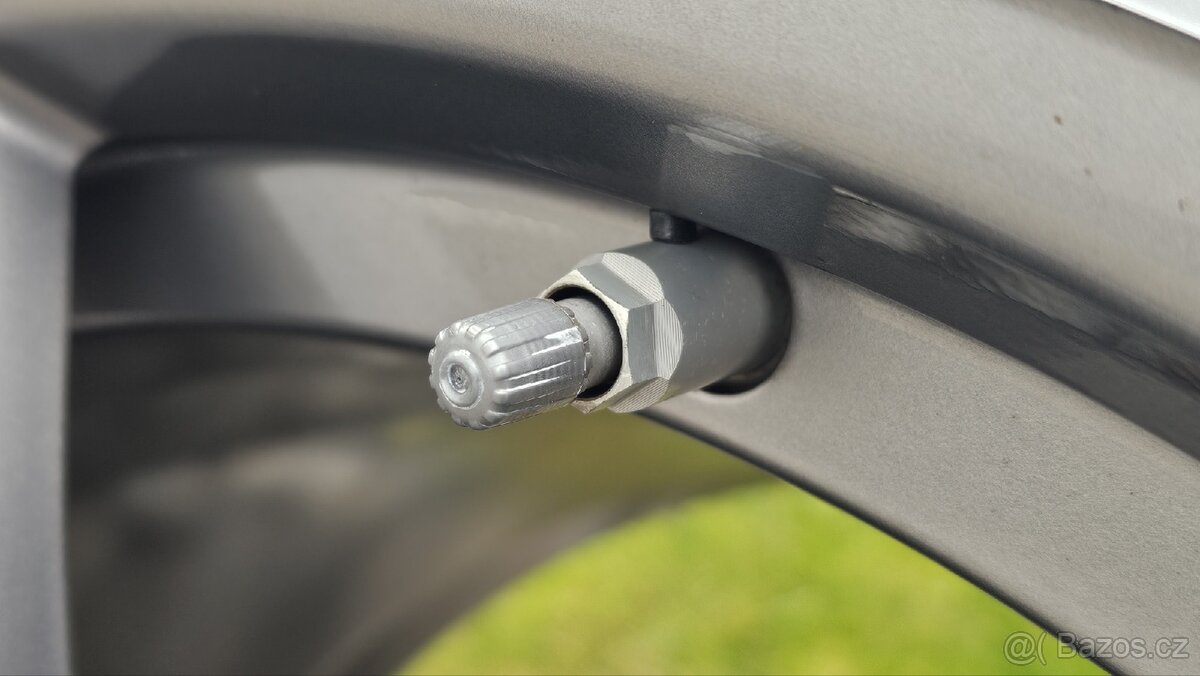 ALU KOLA BMW M 20 TOP STAV - 13