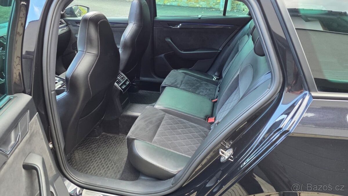 ŠKODA SUPERB COMBI SPORTLINE - 13