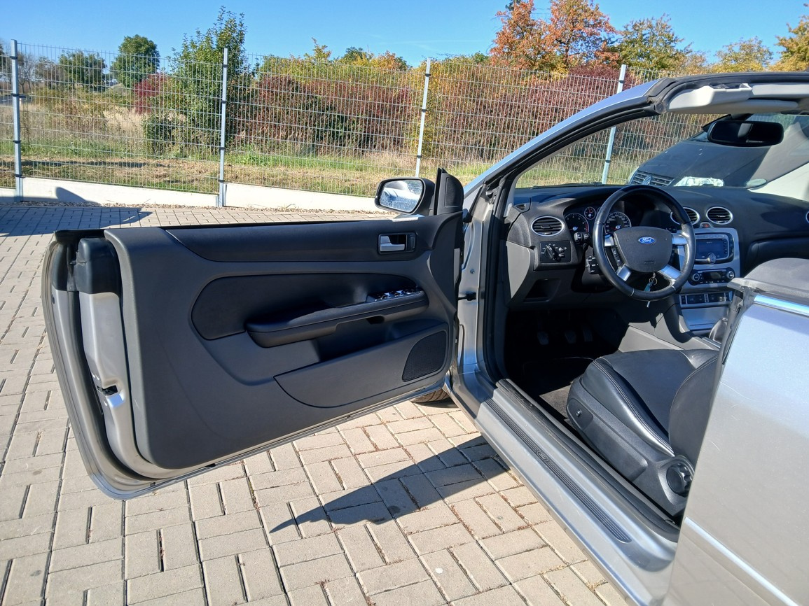 Ford Focus Kabriolet 2,0 Pinifarina - 13