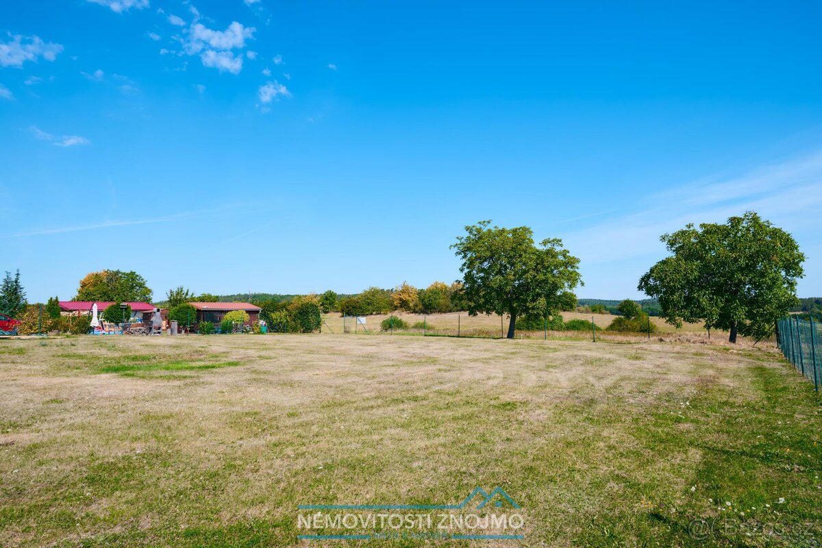 Stavební pozemek 1168 m2 u Příbrami krásný výhled, sítě na h - 13