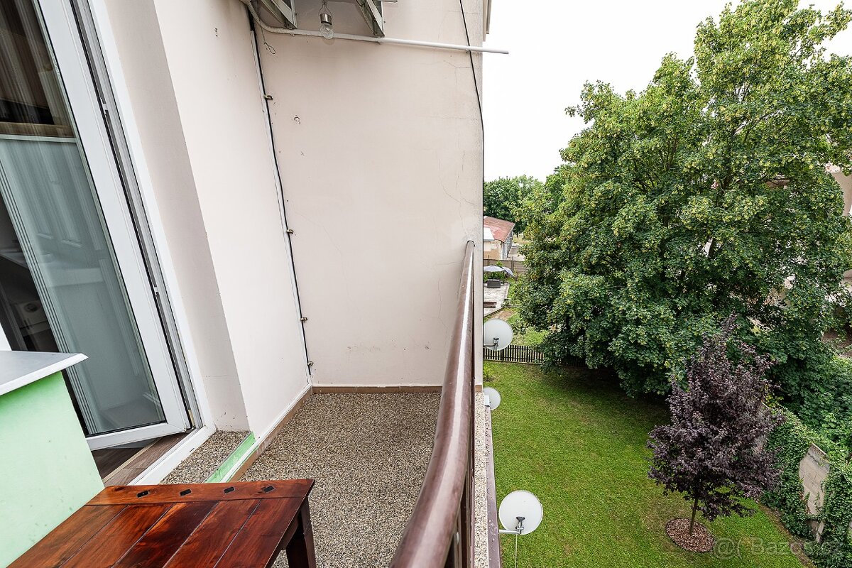 Vybavený byt 1+1 s klimatizací a zahradou - 13