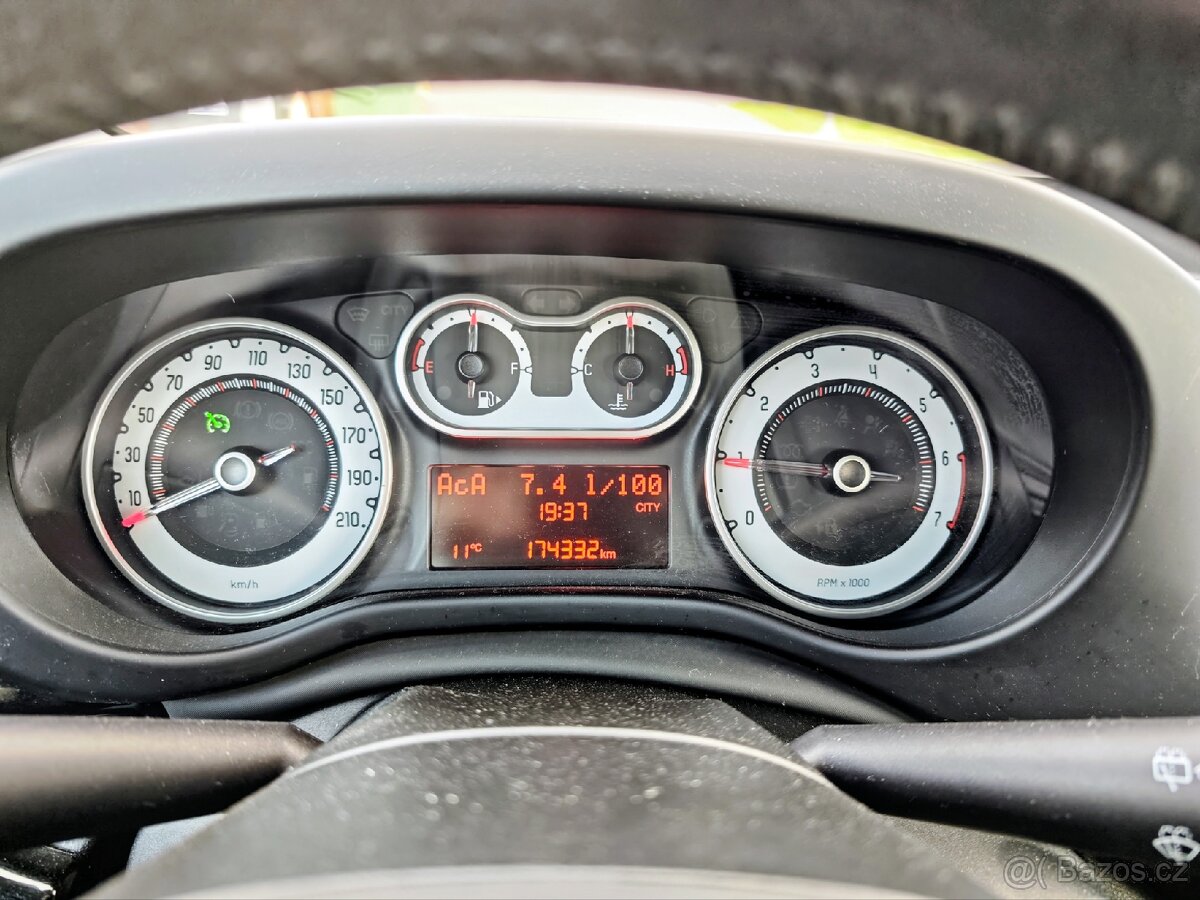 Fiat 500L 1.4 70 kW - 13
