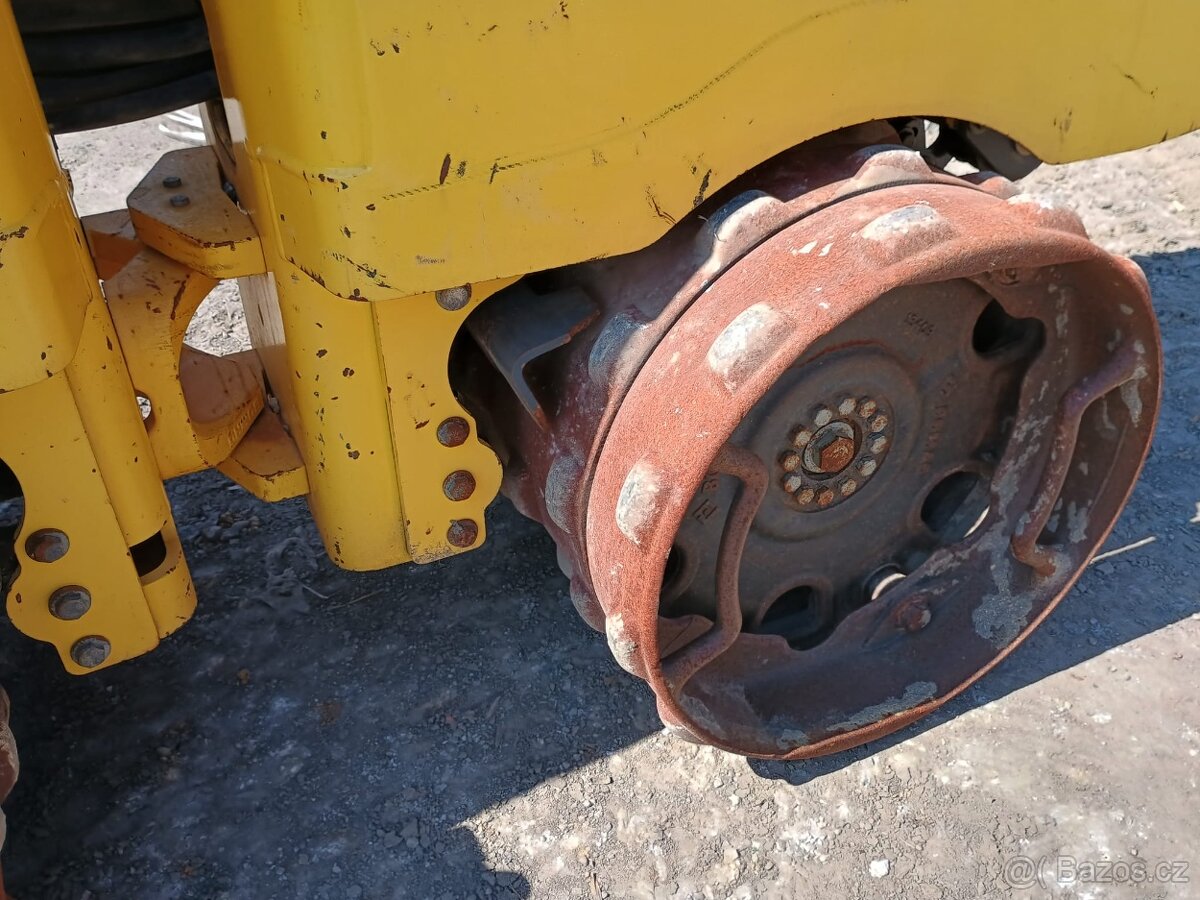 Ježkový válec Bomag BMP 8500 - 13