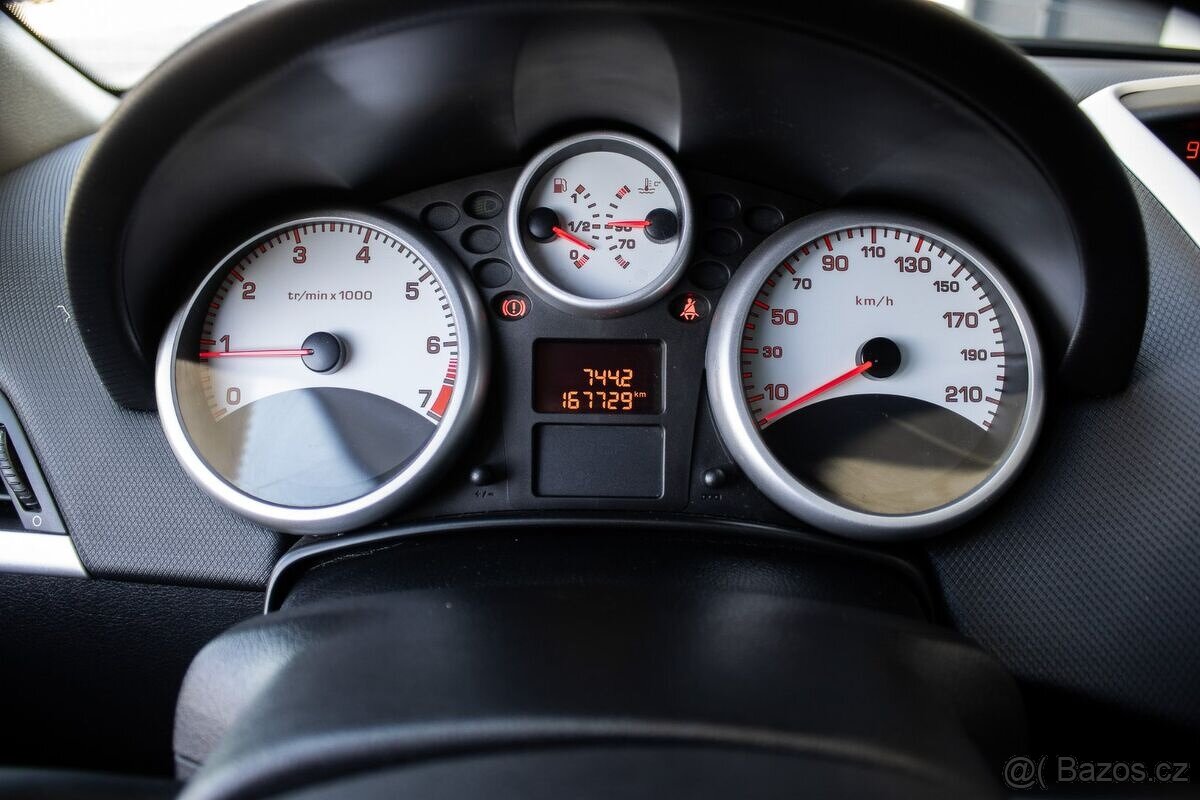 Peugeot 207 70kW (2009) - 13