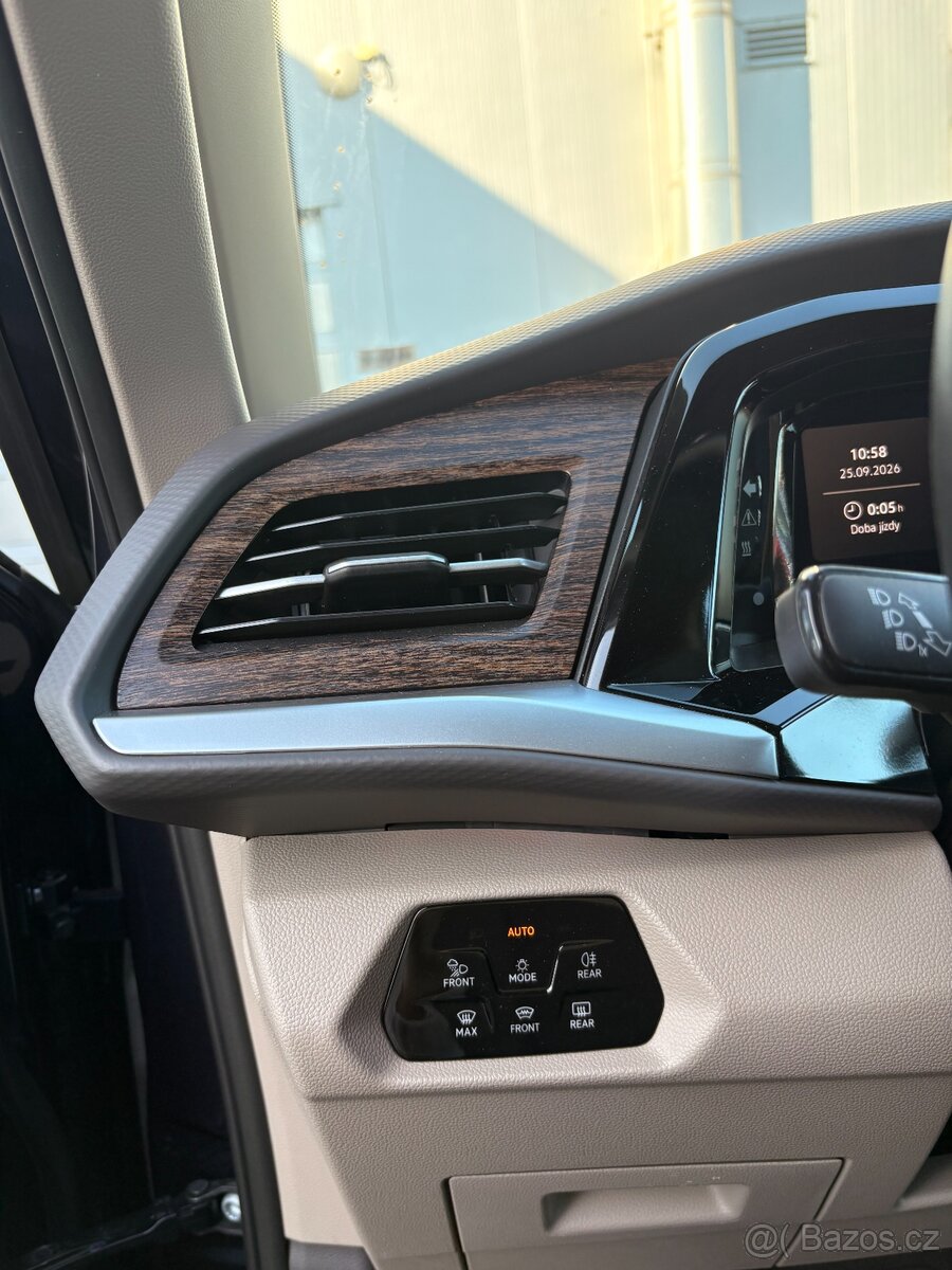 Volkswagen Multivan - 13