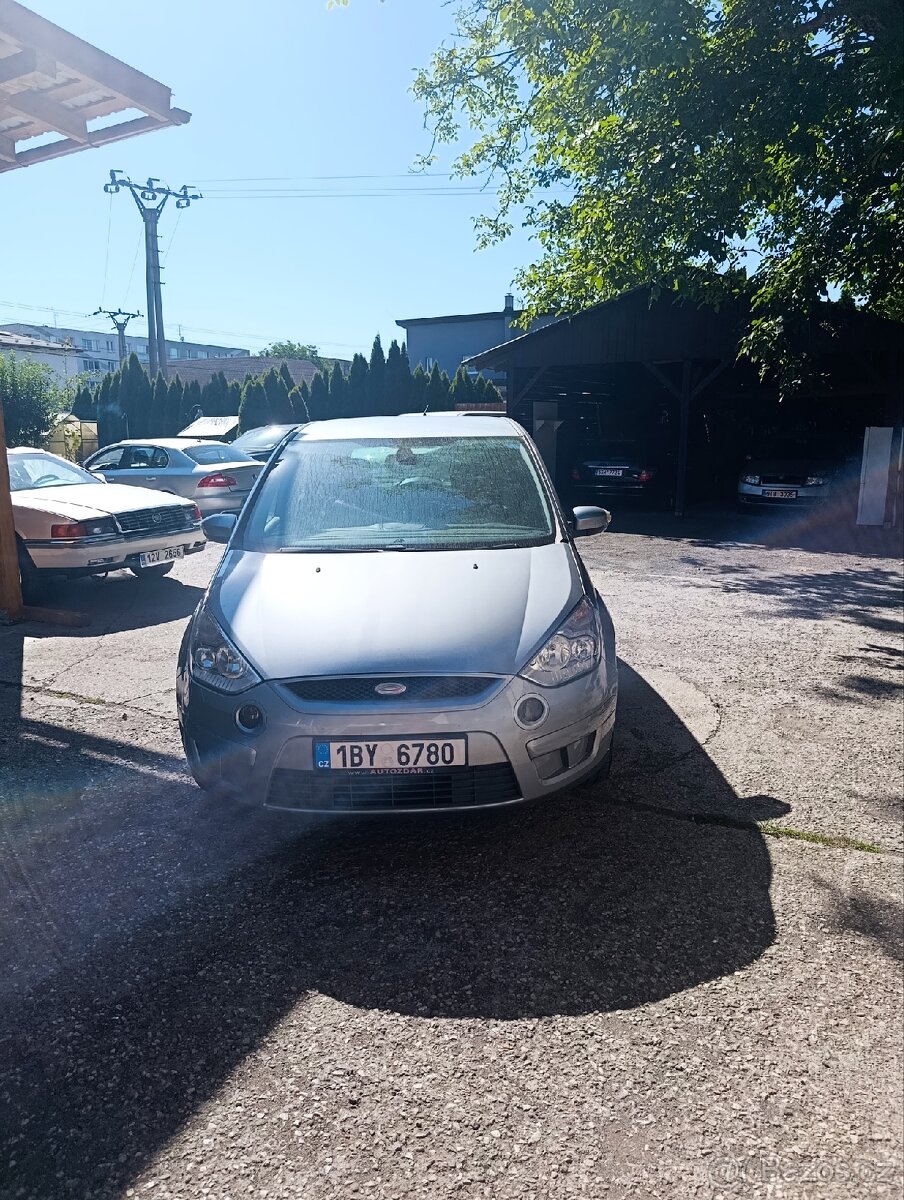 Ford S-Max - 13