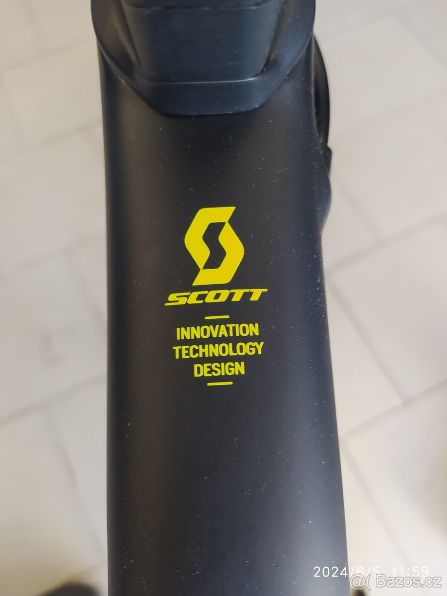 Prodám silniční carbon kolo Scott - 13