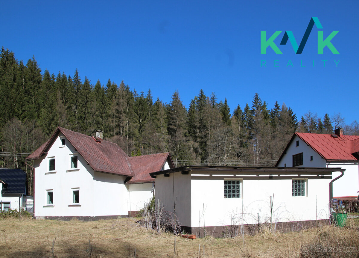 Rodinný dům, prostorná garáž, údolí obce Rotava - Šindelová - 13