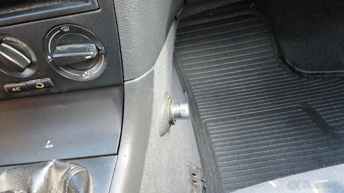 ŠKODA OCTAVIA 1,6 i Ambiente - 13