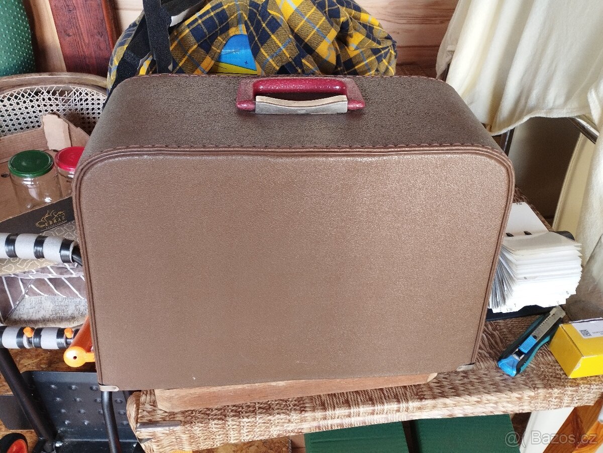 Lucznik 438 kufříkový šicí stroj - 13