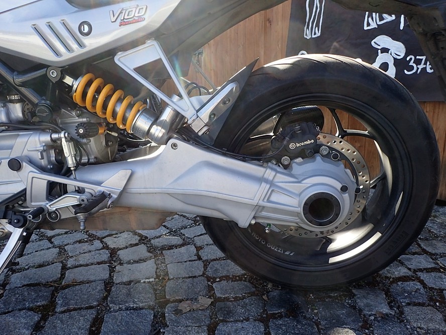 MOTO GUZZI V 100 Mandello S - 13