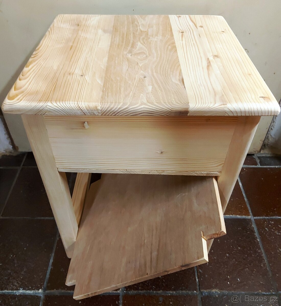 Stolička s úložným prostorem. - 13