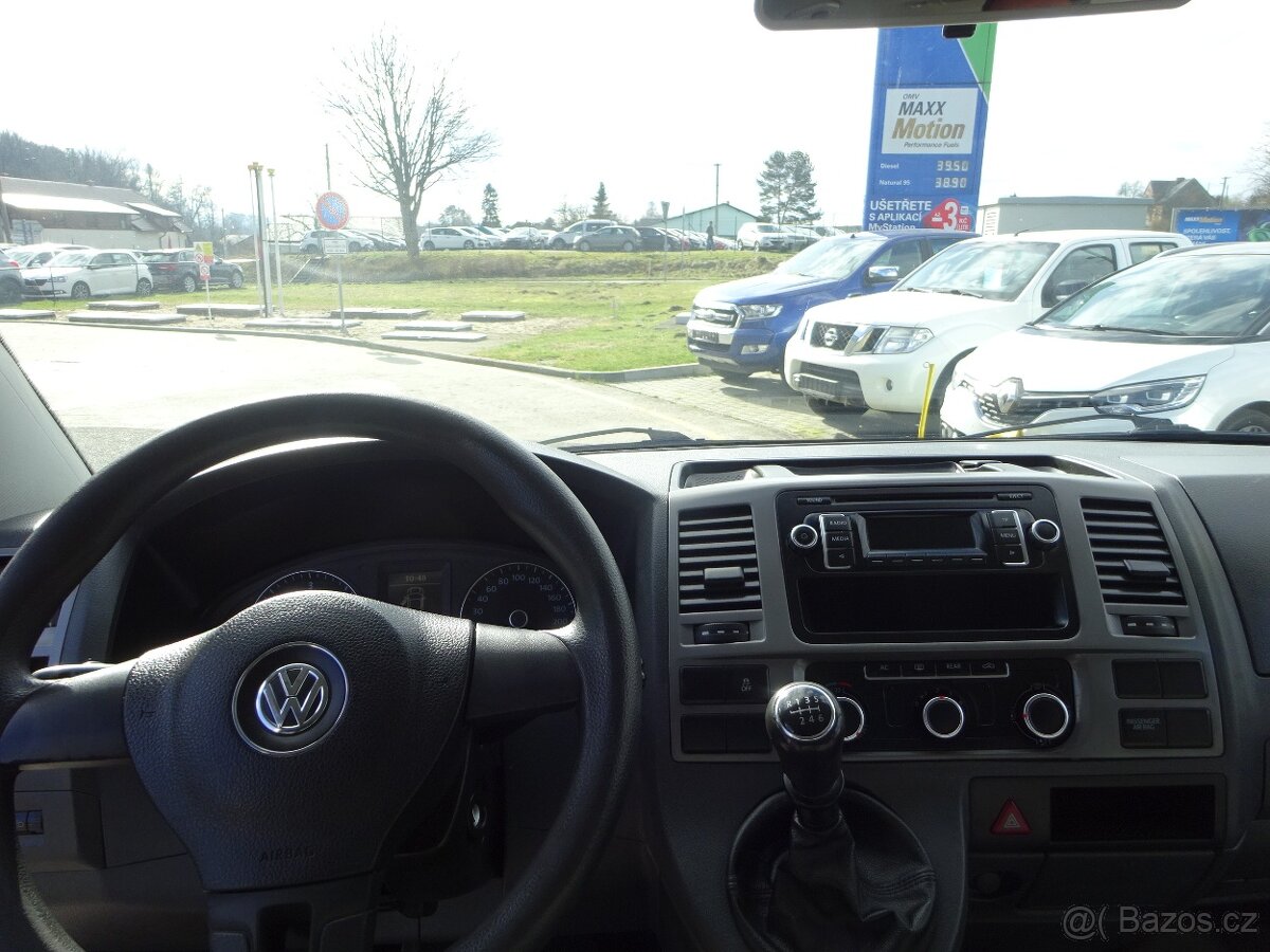Volkswagen Caravelle 2,0TDi-9 MÍST - 13