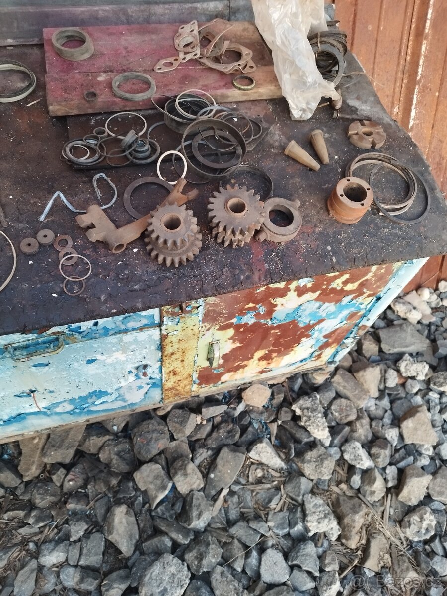 Díly na Nakladač T174 - 13