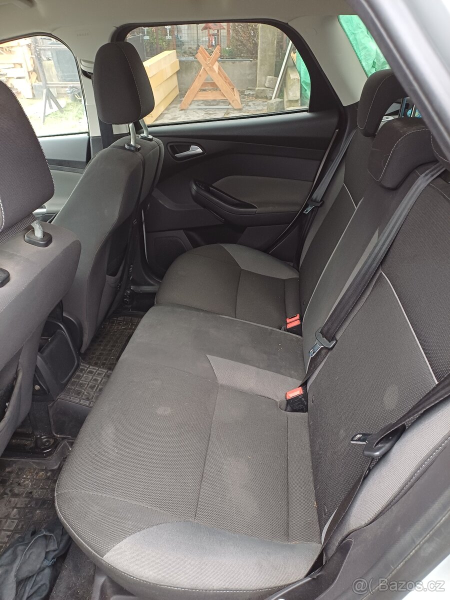 Ford focus combi 1,6 nafta - 13