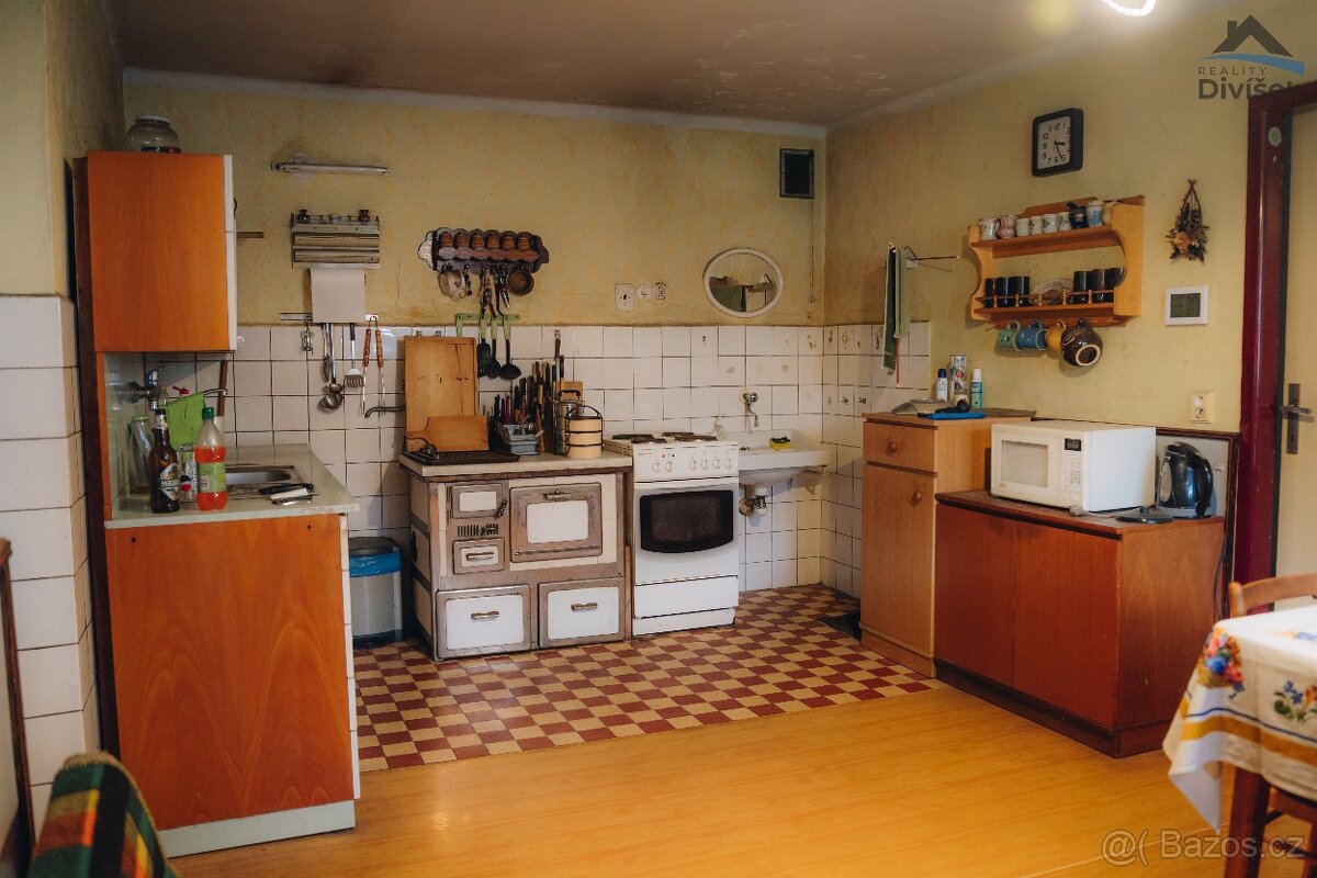 SLEVA - Prodej rodinného domu na polosamotě - 13