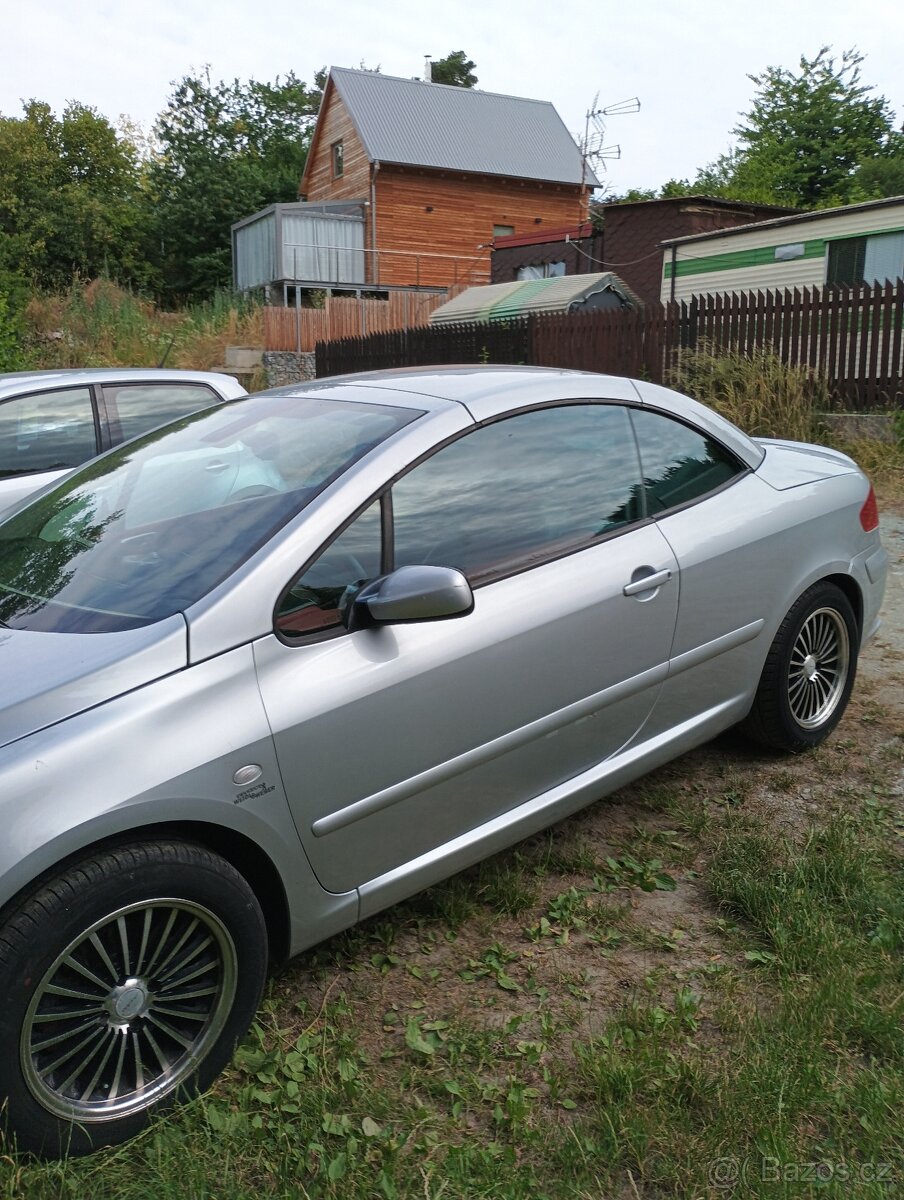 Peugeot 307CC se stahovací střechou - 13