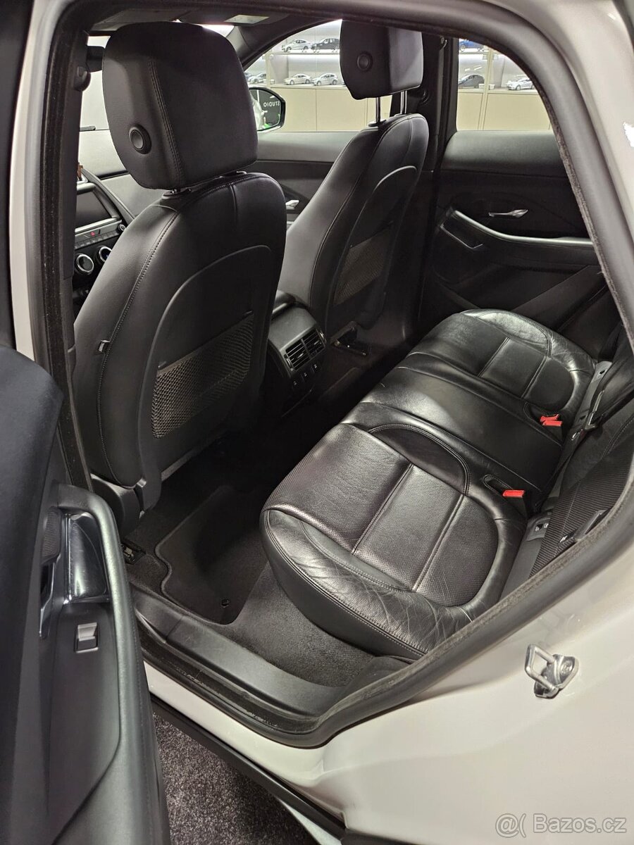 Jaguar E-Pace 4x4 2,0 132kw, 5 dverové - 13