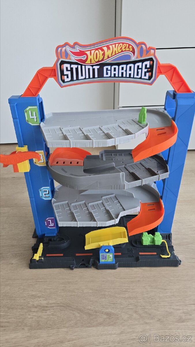 HotWheels autodráha + garáž + doplňky - 13