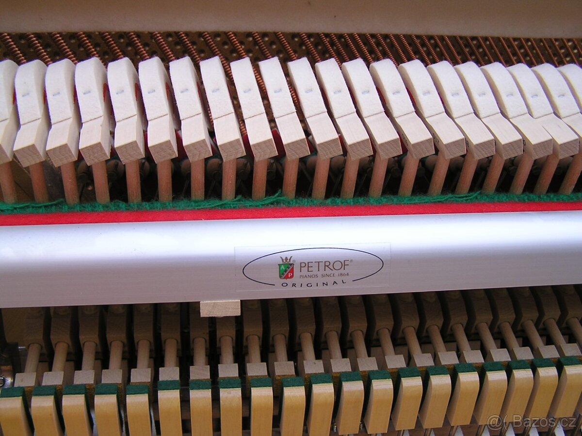 Prodám pianino Petrof mod.125 - 13
