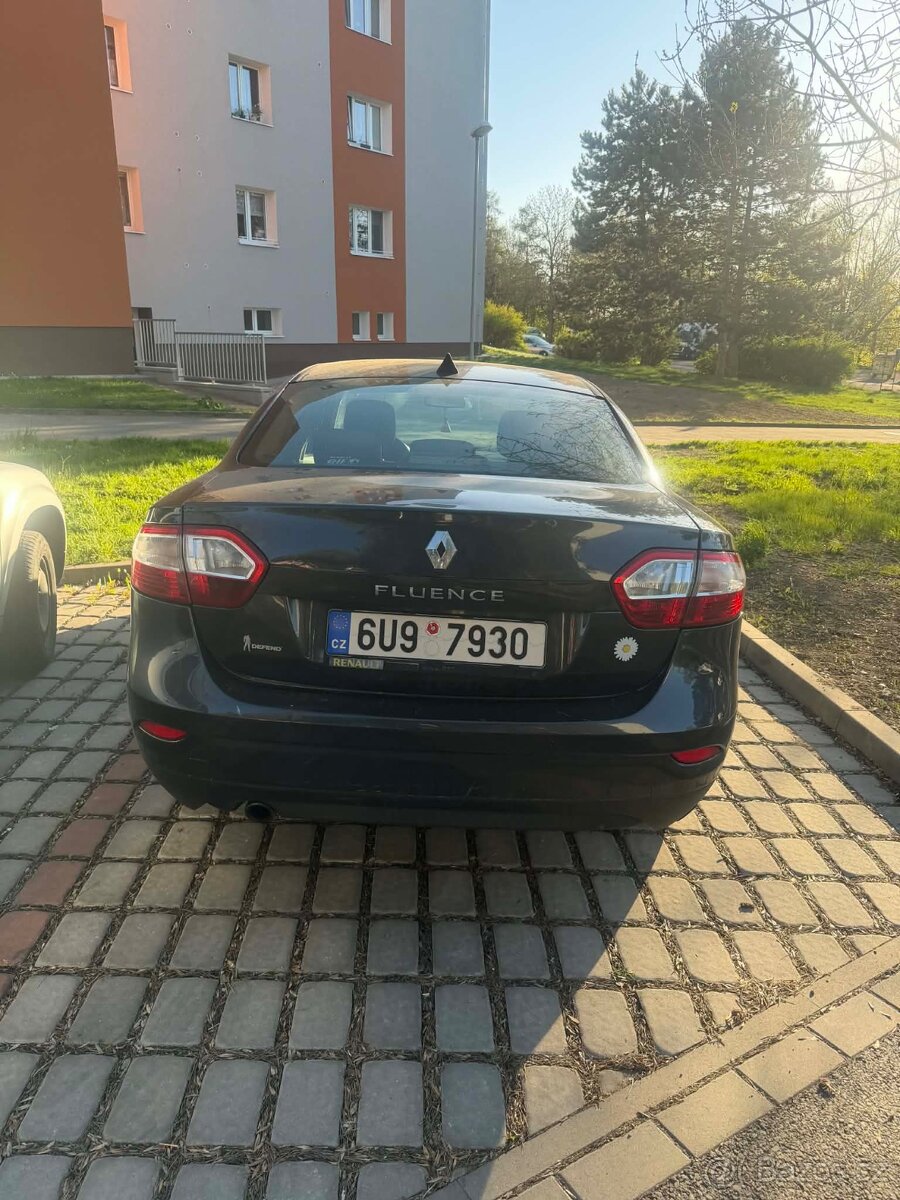 Renault Fluence 1.6i - 13
