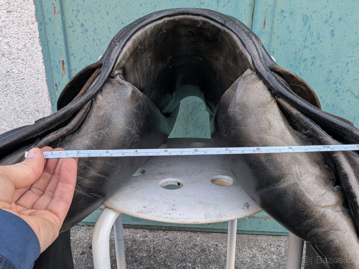 Prodám/vyměním drezurní sedlu Taurus Cobra 17"/2 - 13