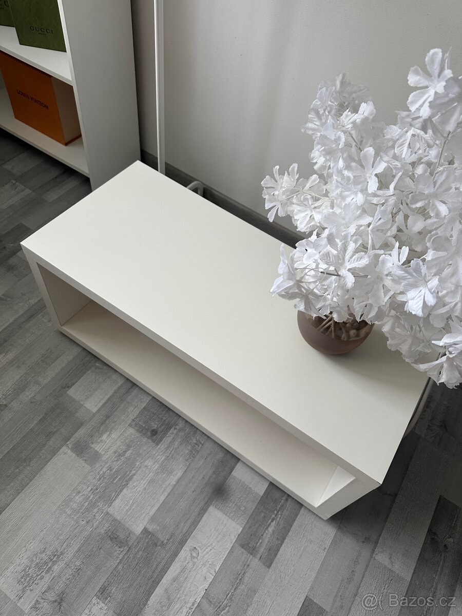 Set nábytku - knihovna a regál - 13