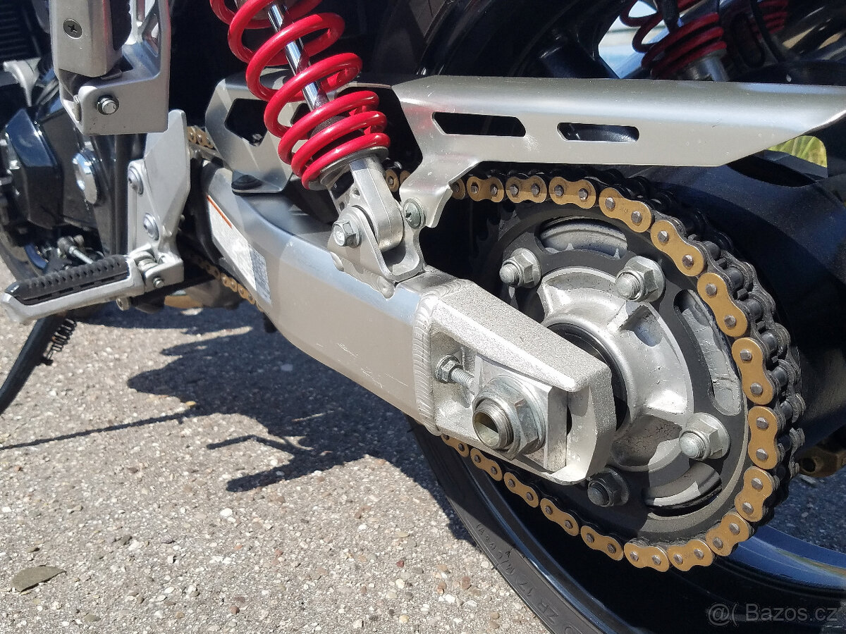 Suzuki GSX 1400 K5 - 13