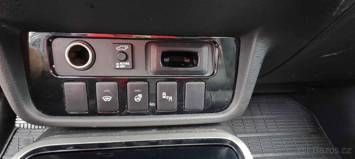 Mitsubishi Outlander 2.2DI-D automat - 13