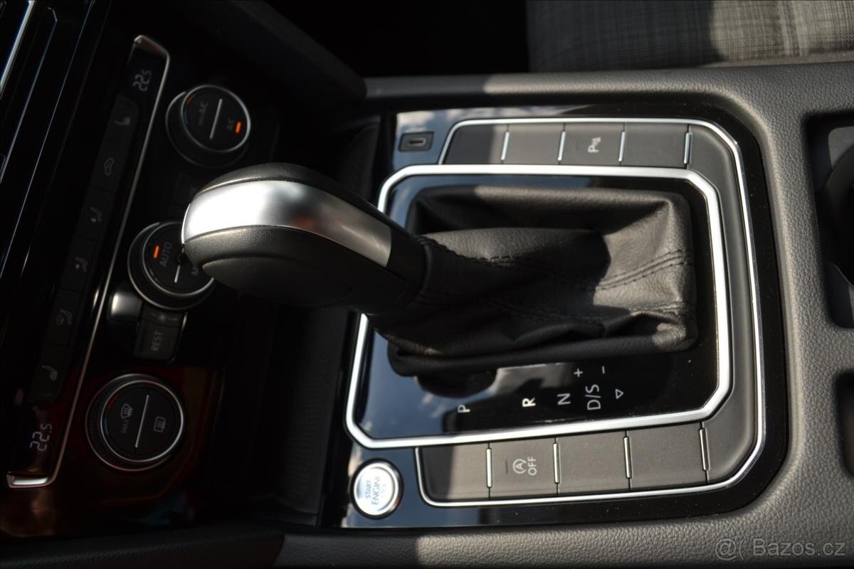 Volkswagen Passat 2.0 TDI DSG FULL LED ACC - 13